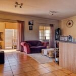 free photo of habitacion jardin casa mesa