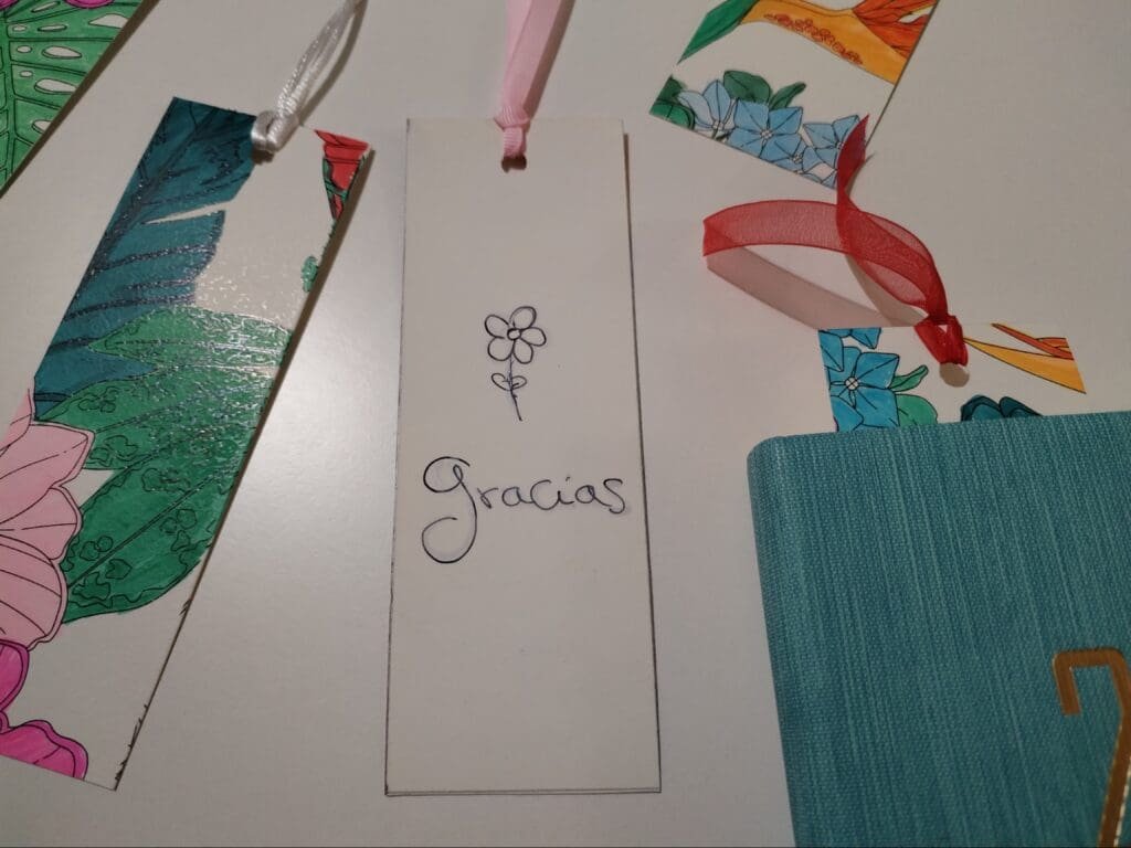 Como hacer puntos de libro, manualidades. CreativeSalo