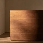 Superficie de madera natural en un espacio creativo del hogar