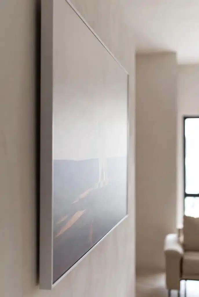 Anclaje invisible para colgar obras de arte de gran formato