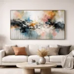 Obra de arte abstracto integrada en salón grande de estilo minimalista