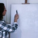 Proceso de creación de obra abstracta personalizada en estudio artístico